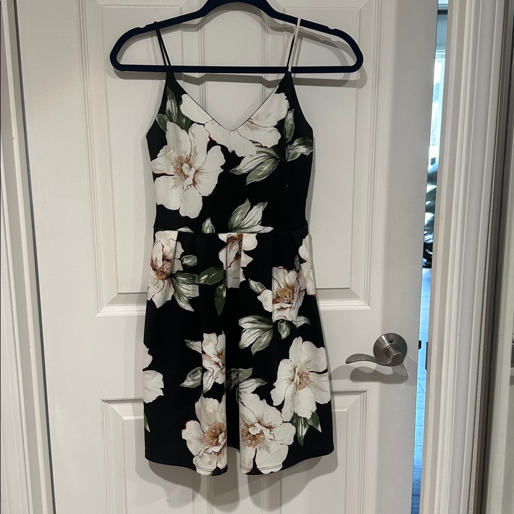 Soprano Black and White Floral Dress